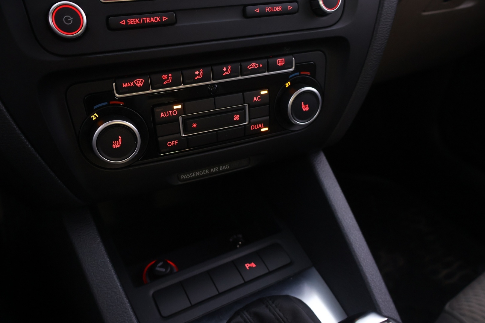 VOLKSWAGEN Jetta 2012