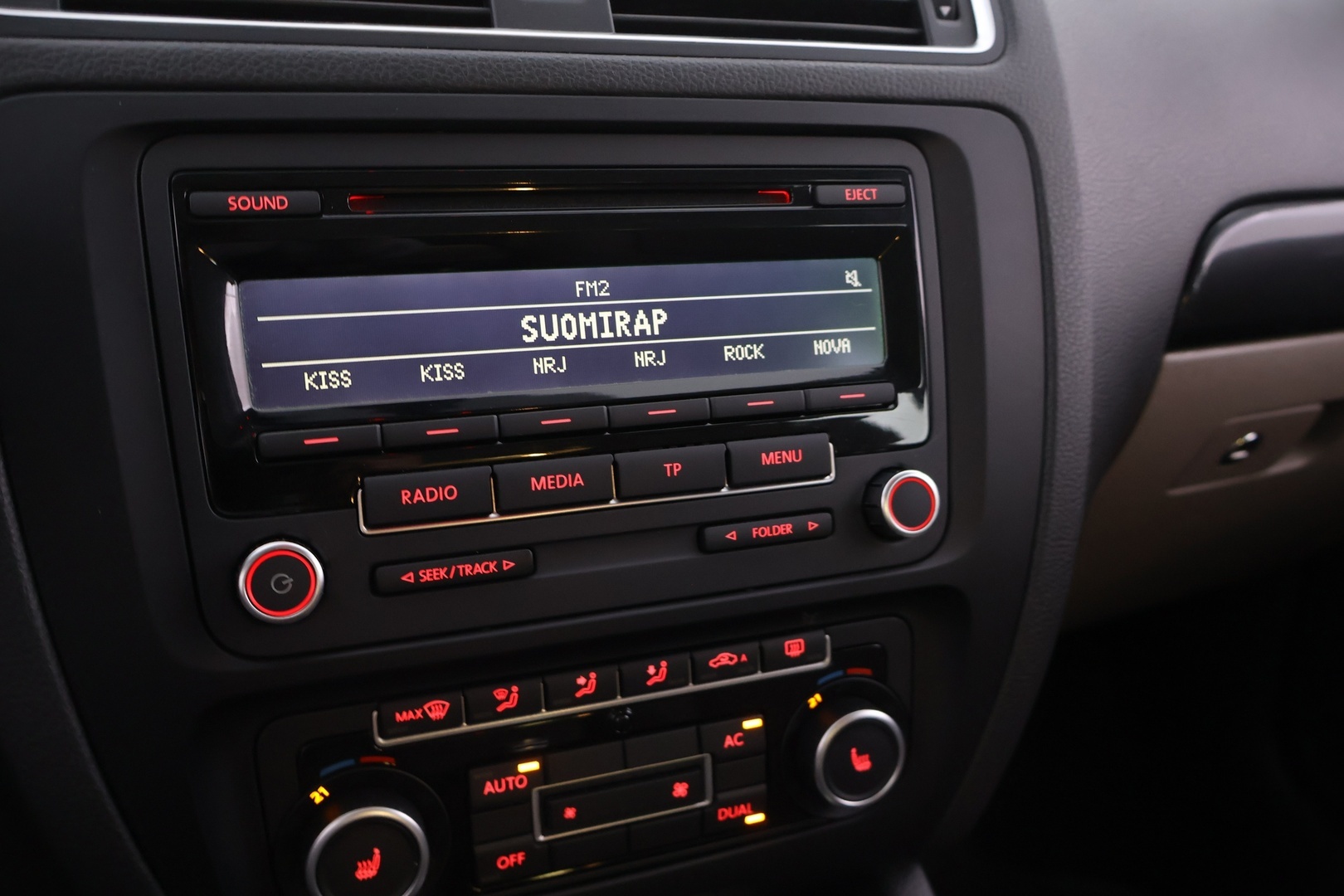 VOLKSWAGEN Jetta 2012
