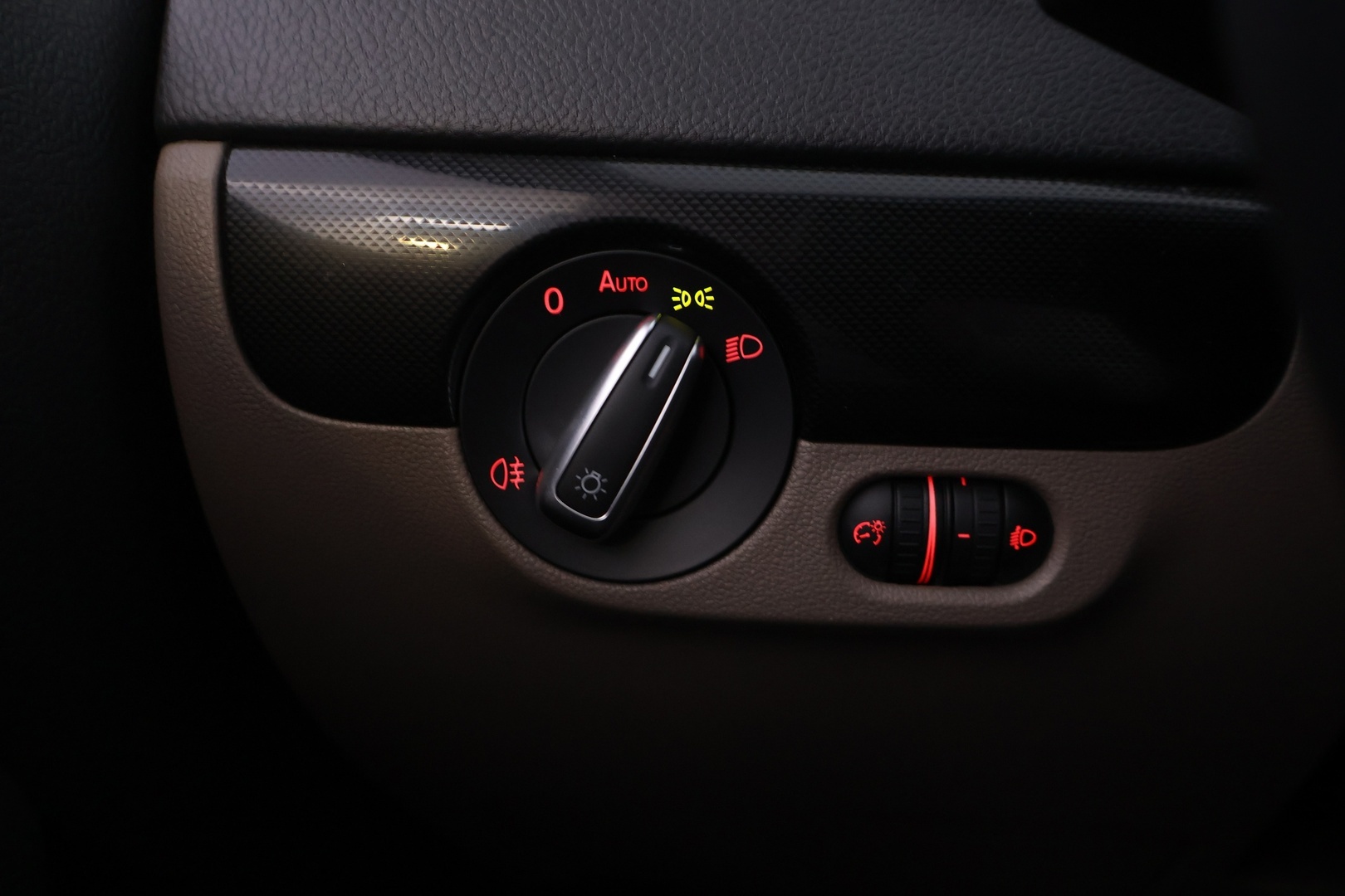 VOLKSWAGEN Jetta 2012