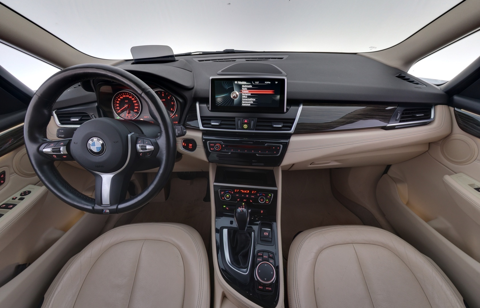 BMW 218 2016