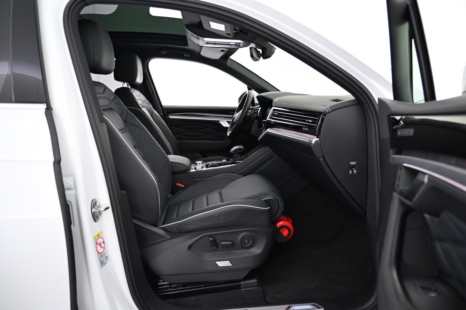 VOLKSWAGEN Touareg 2023