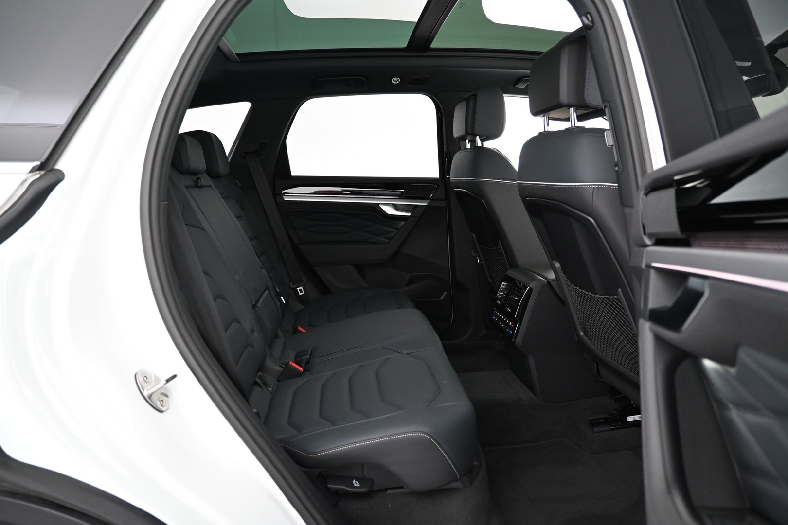 VOLKSWAGEN Touareg 2023