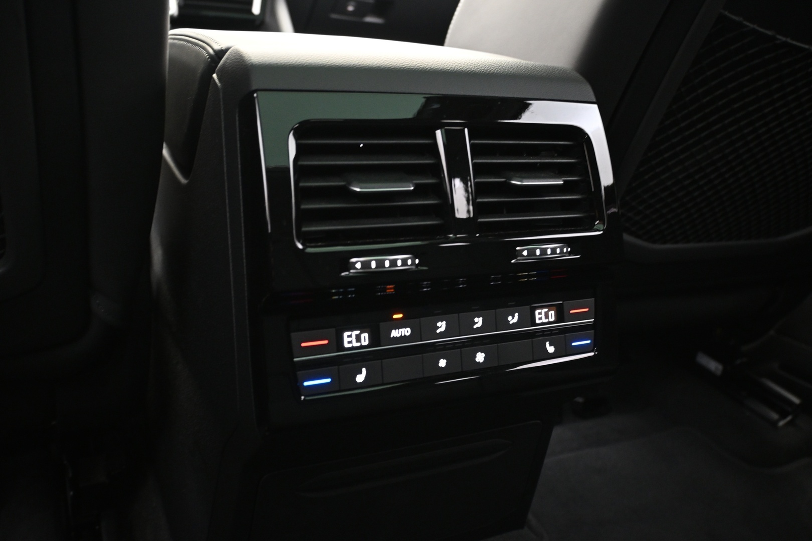 VOLKSWAGEN Touareg 2023