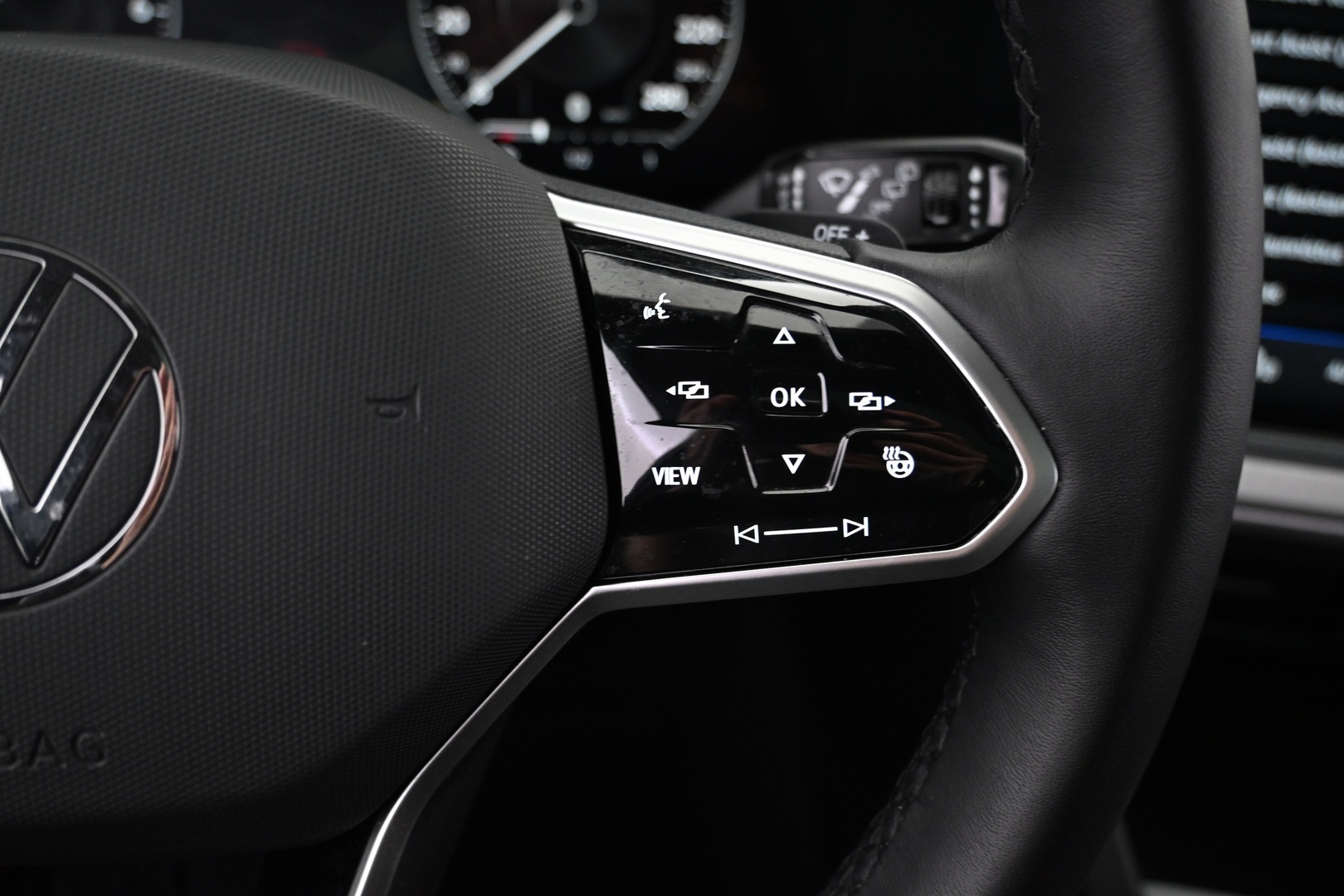 VOLKSWAGEN Touareg 2023