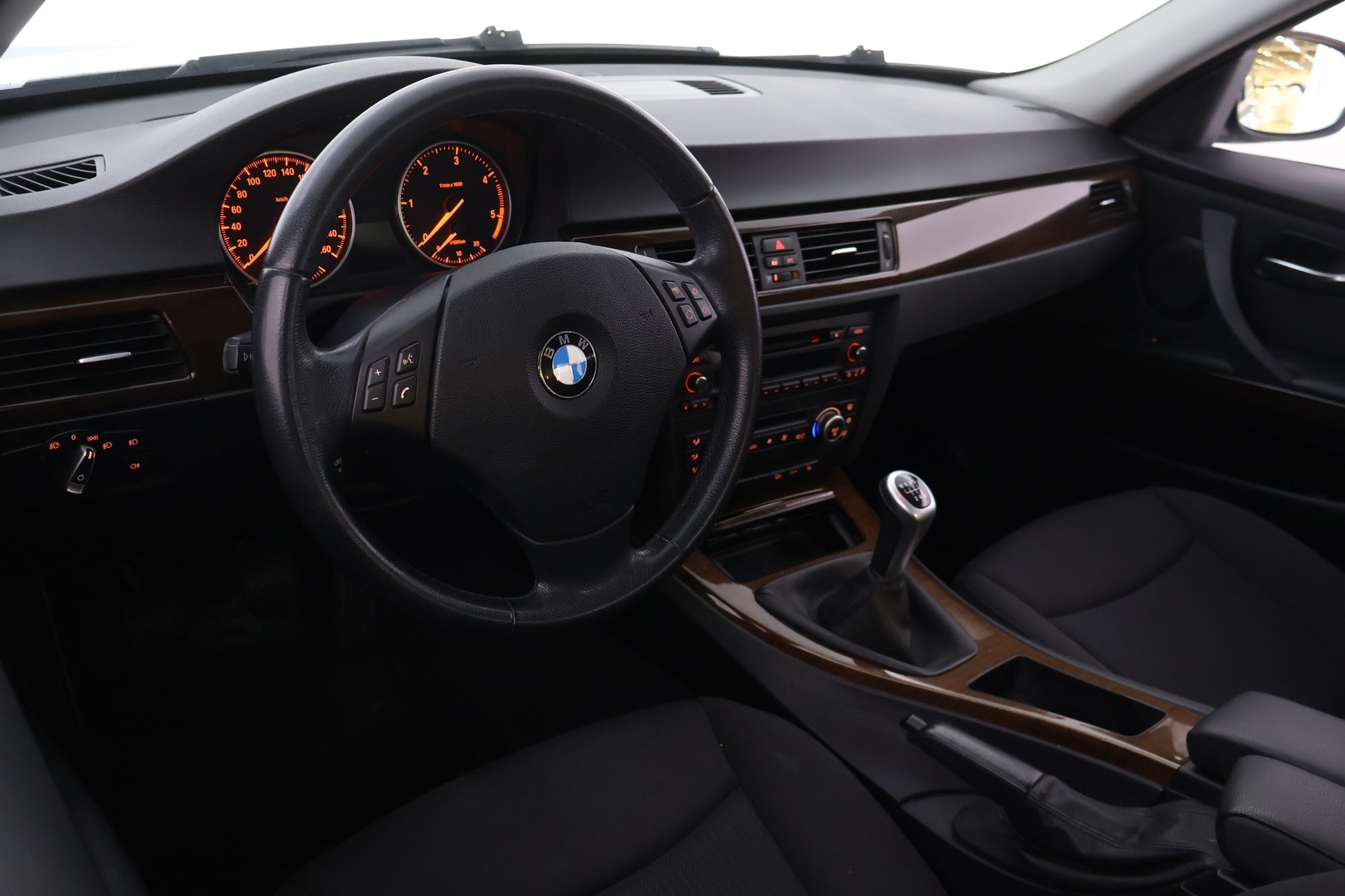 BMW 320 2009