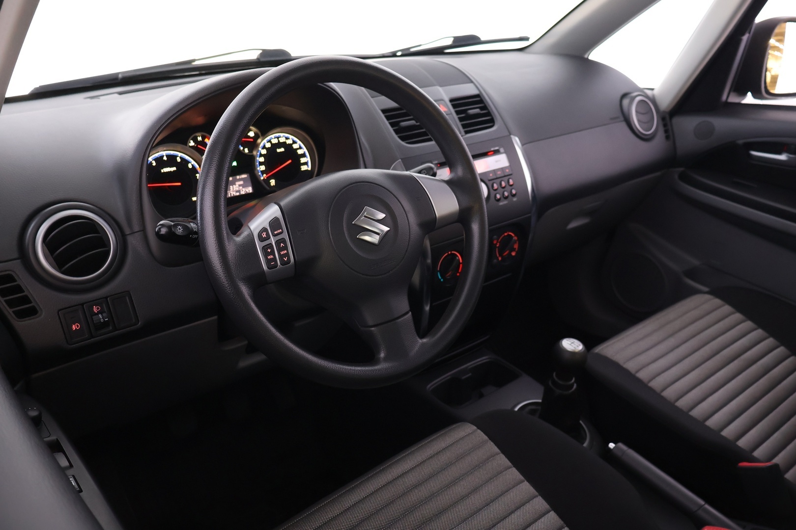SUZUKI SX4 2011