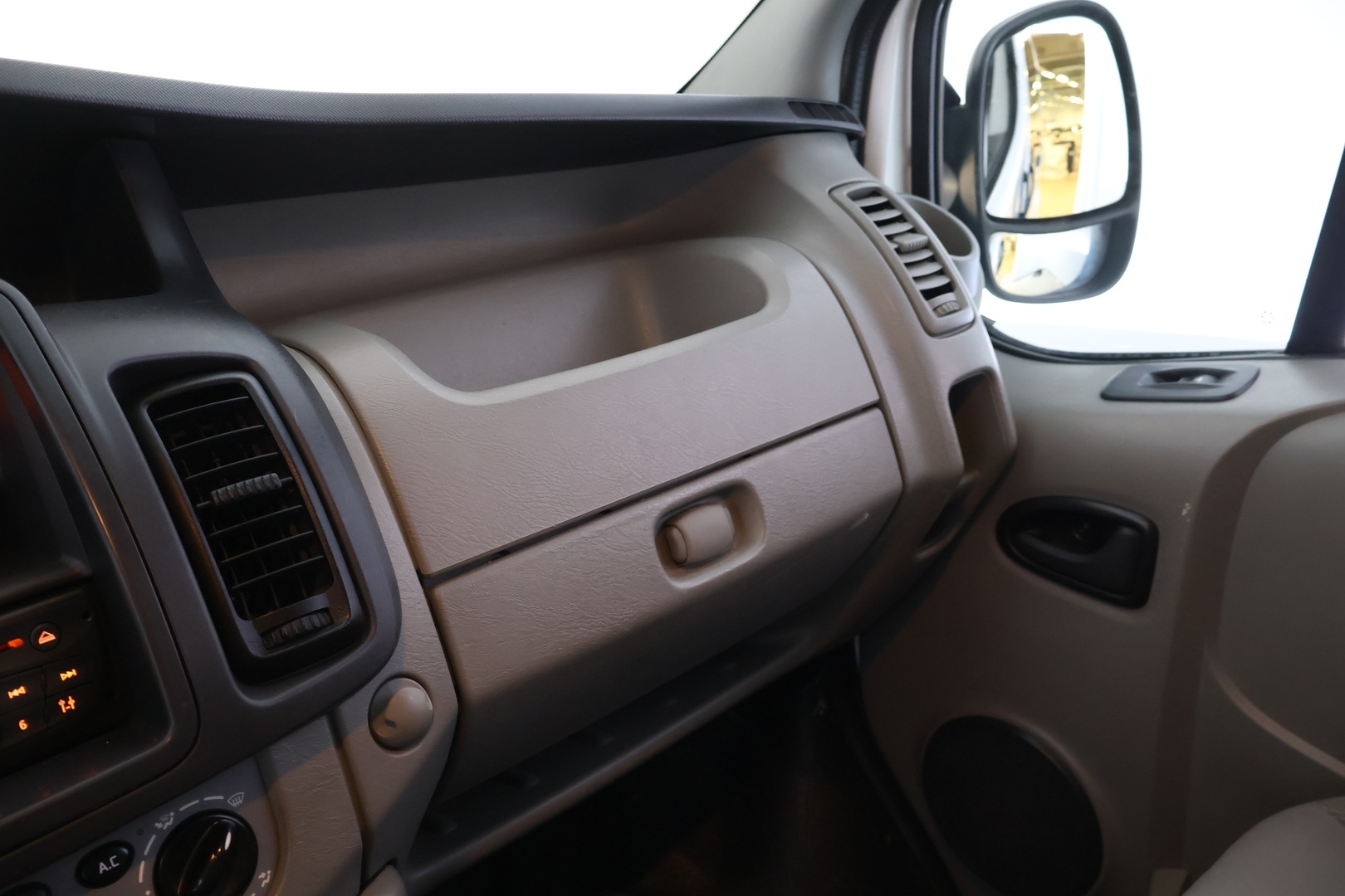NISSAN Primastar 2011