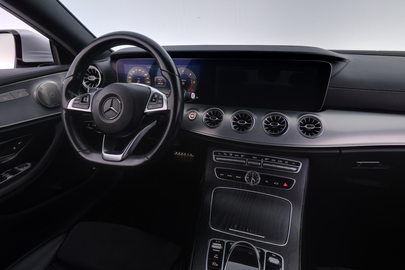 MERCEDES-BENZ E 2017