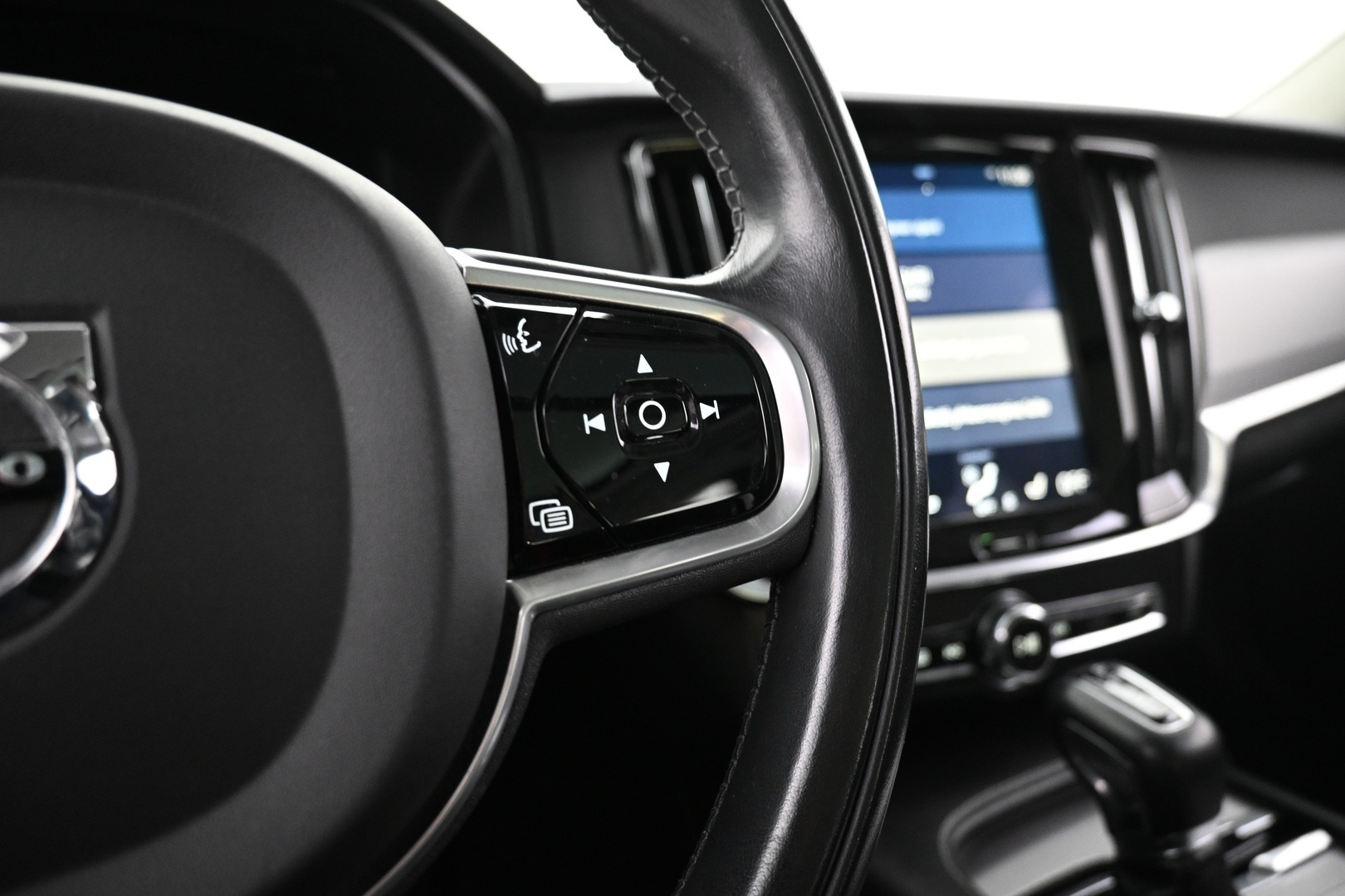 VOLVO V90 Cross Country 2017