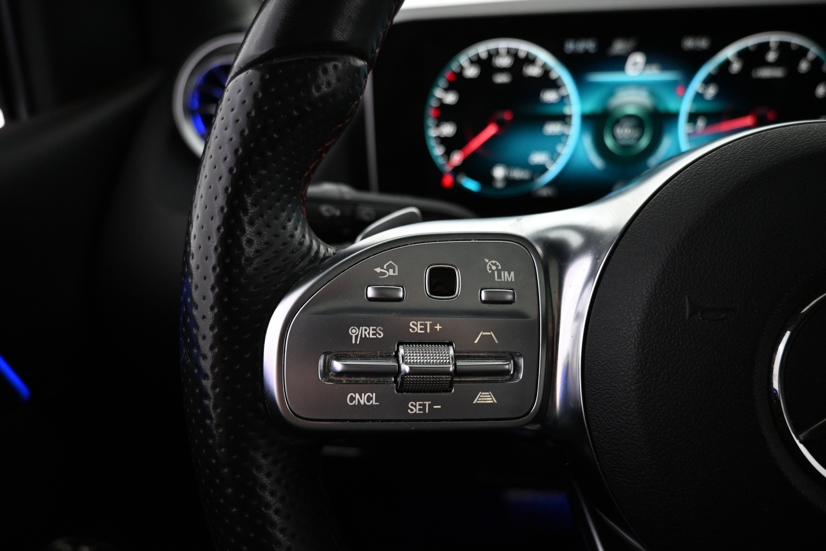 MERCEDES-BENZ B 2019