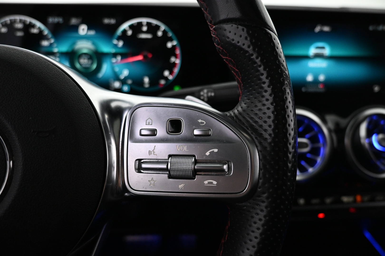MERCEDES-BENZ B 2019