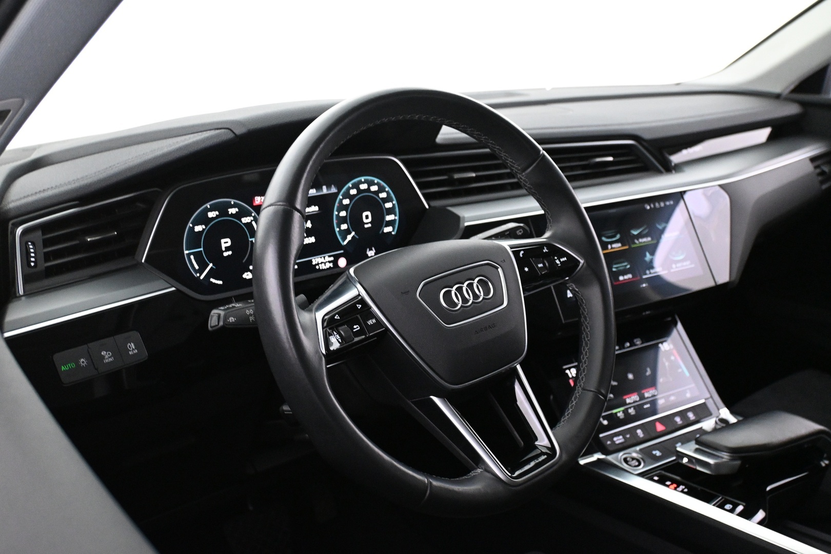 AUDI Q8 e-tron 2024