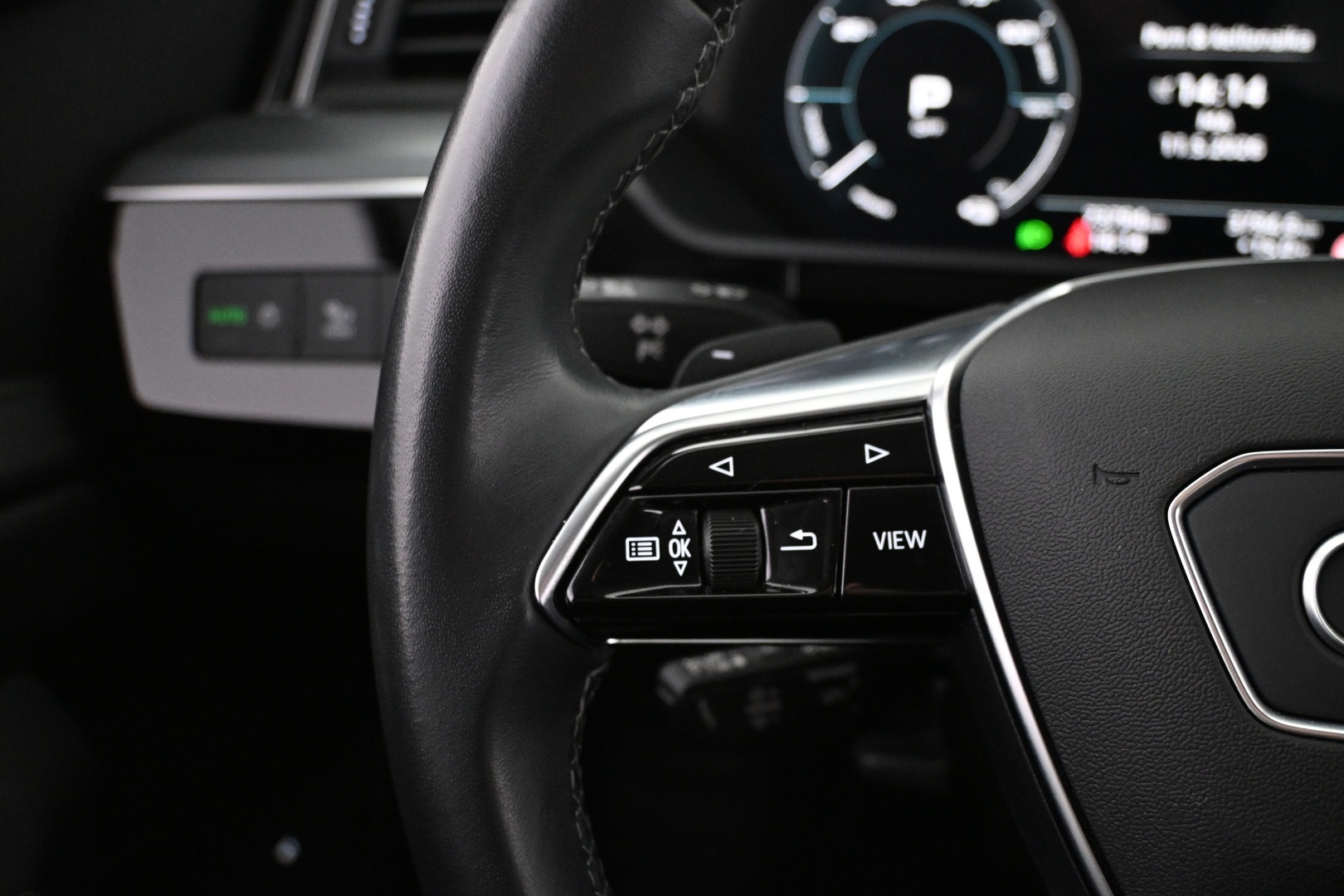 AUDI Q8 e-tron 2024