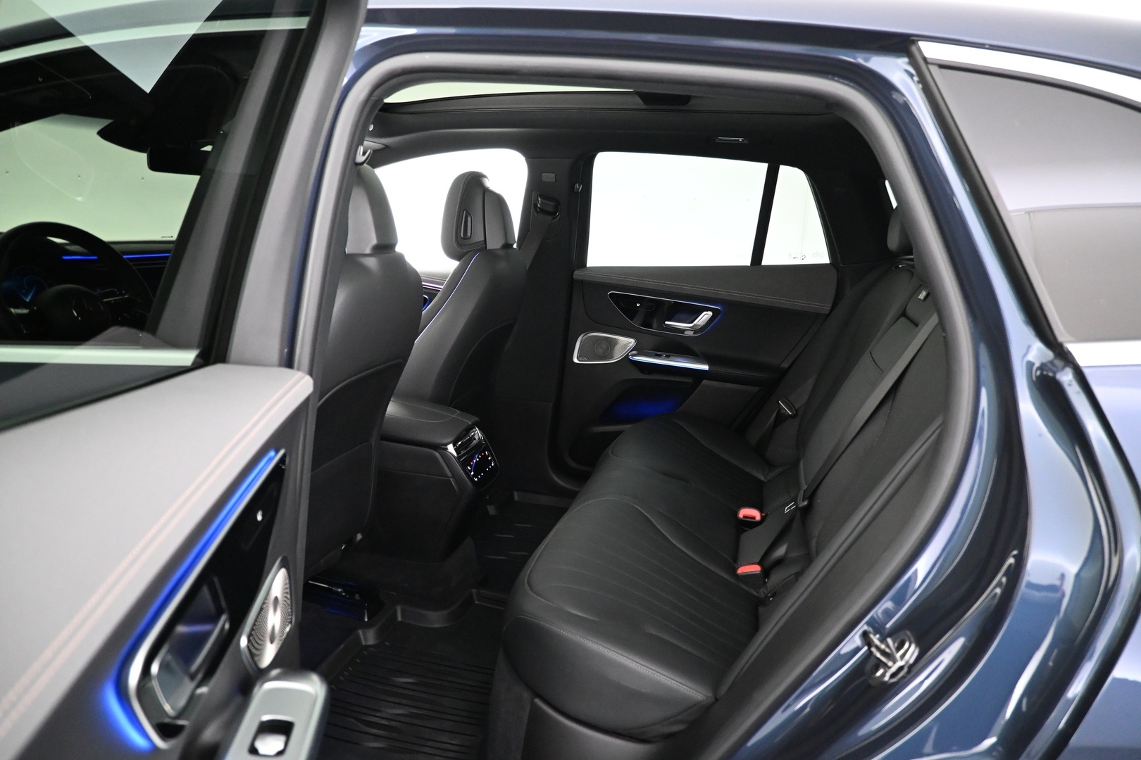 MERCEDES-BENZ EQE SUV 2023