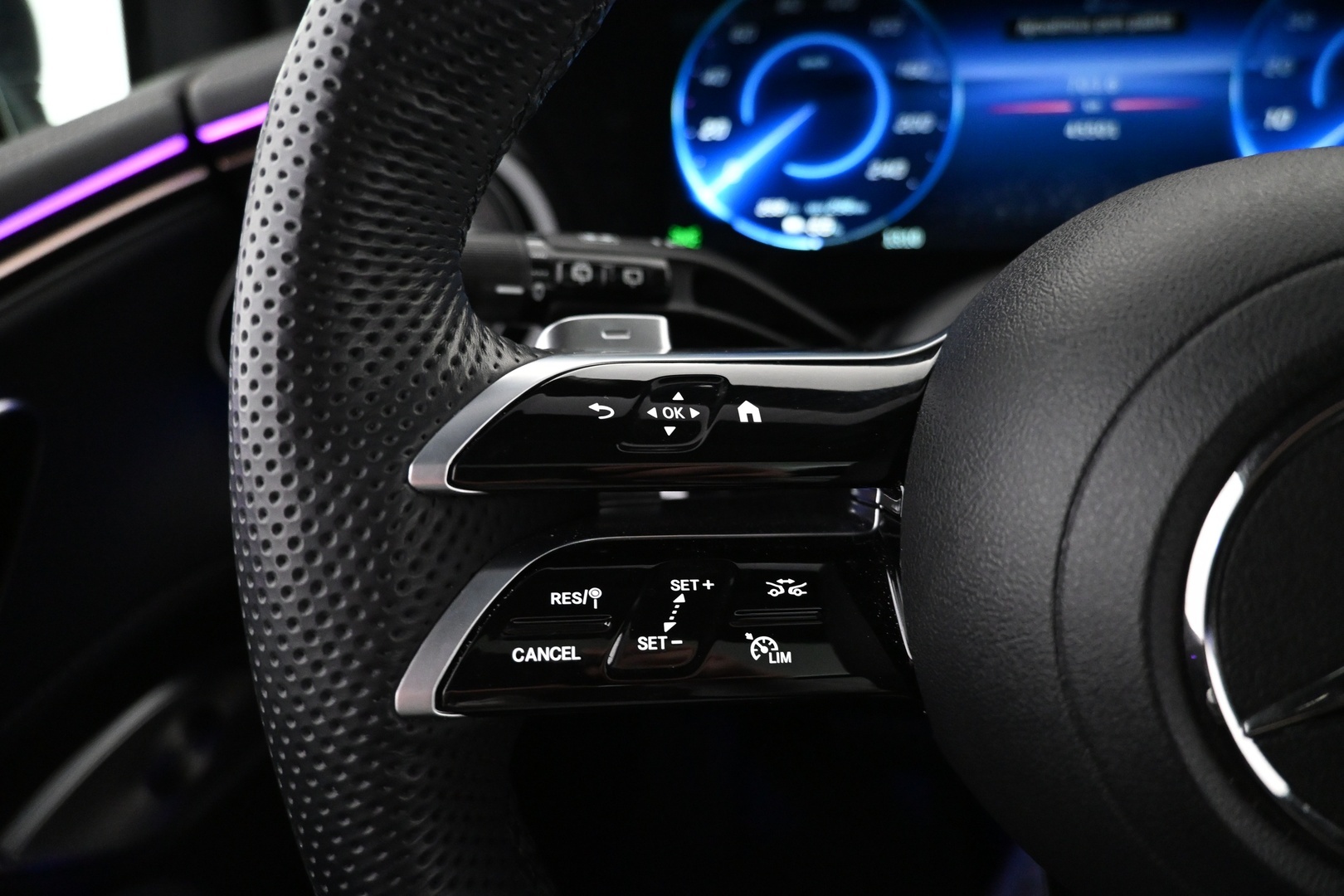 MERCEDES-BENZ EQE SUV 2023