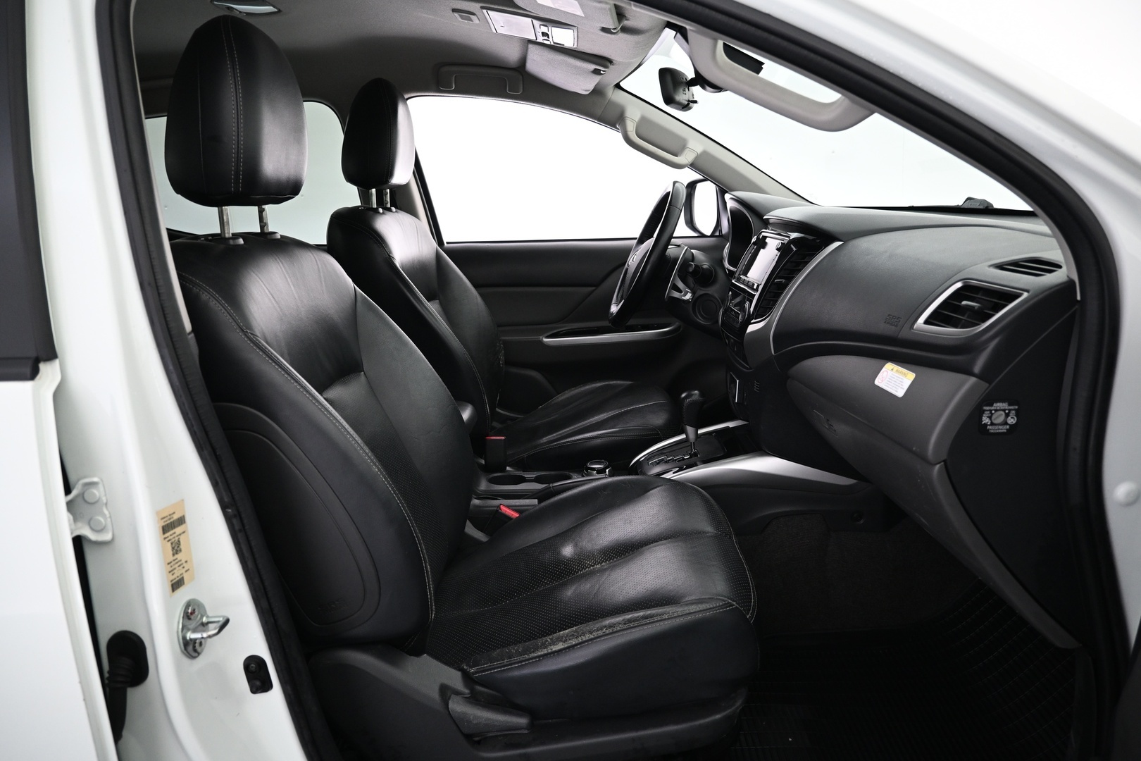 MITSUBISHI L200 2016