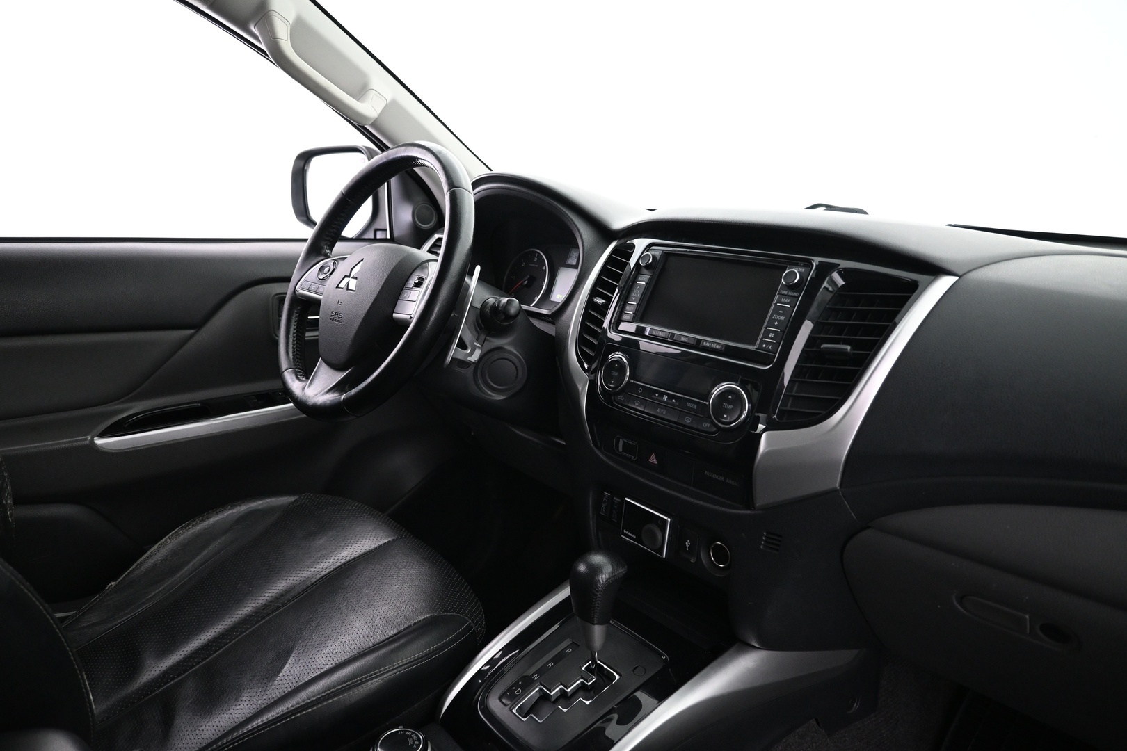 MITSUBISHI L200 2016