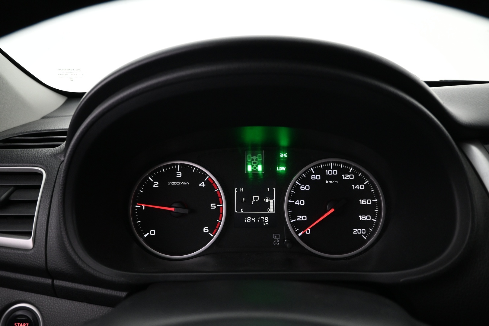 MITSUBISHI L200 2016