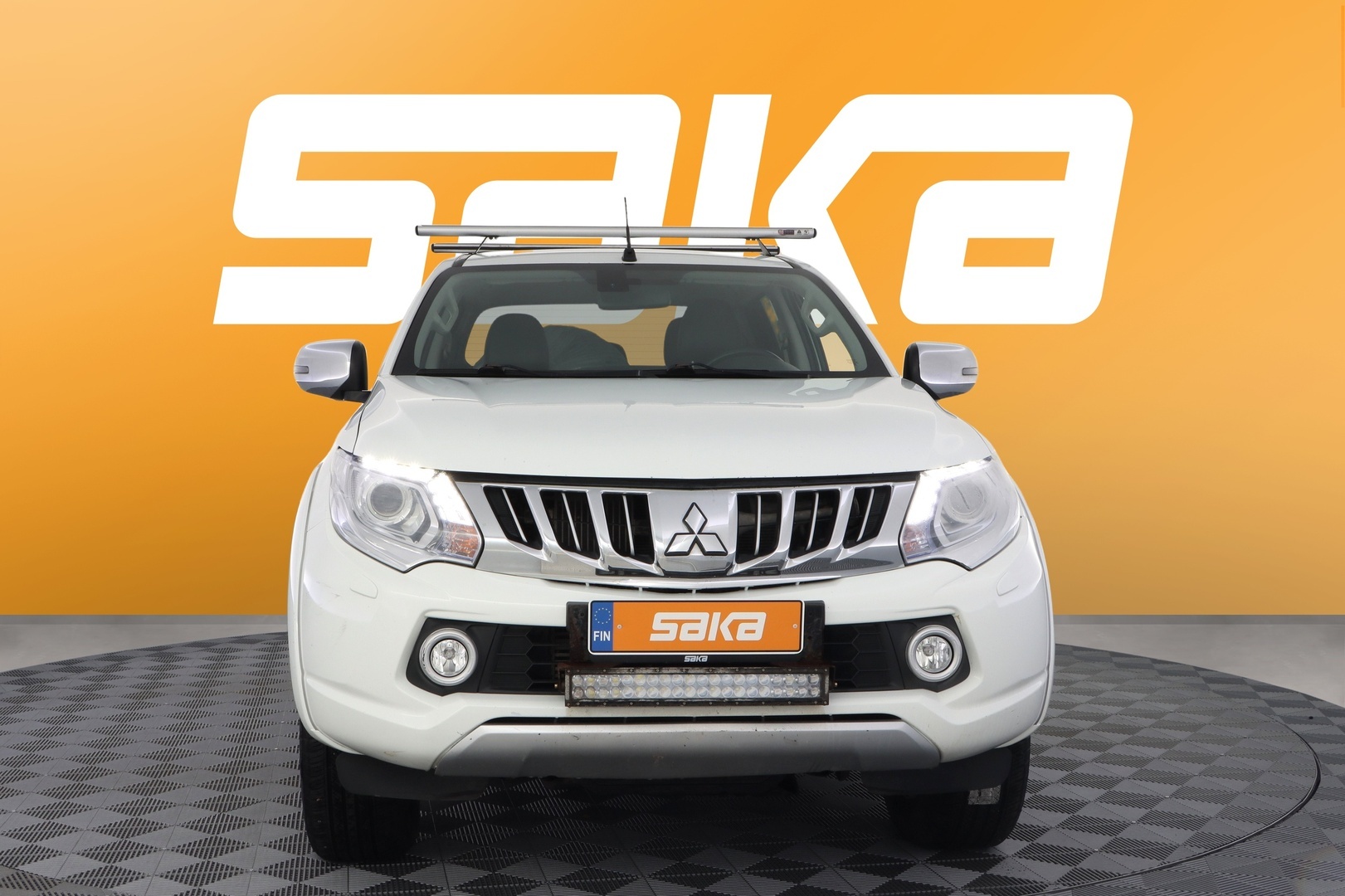 MITSUBISHI L200 2016