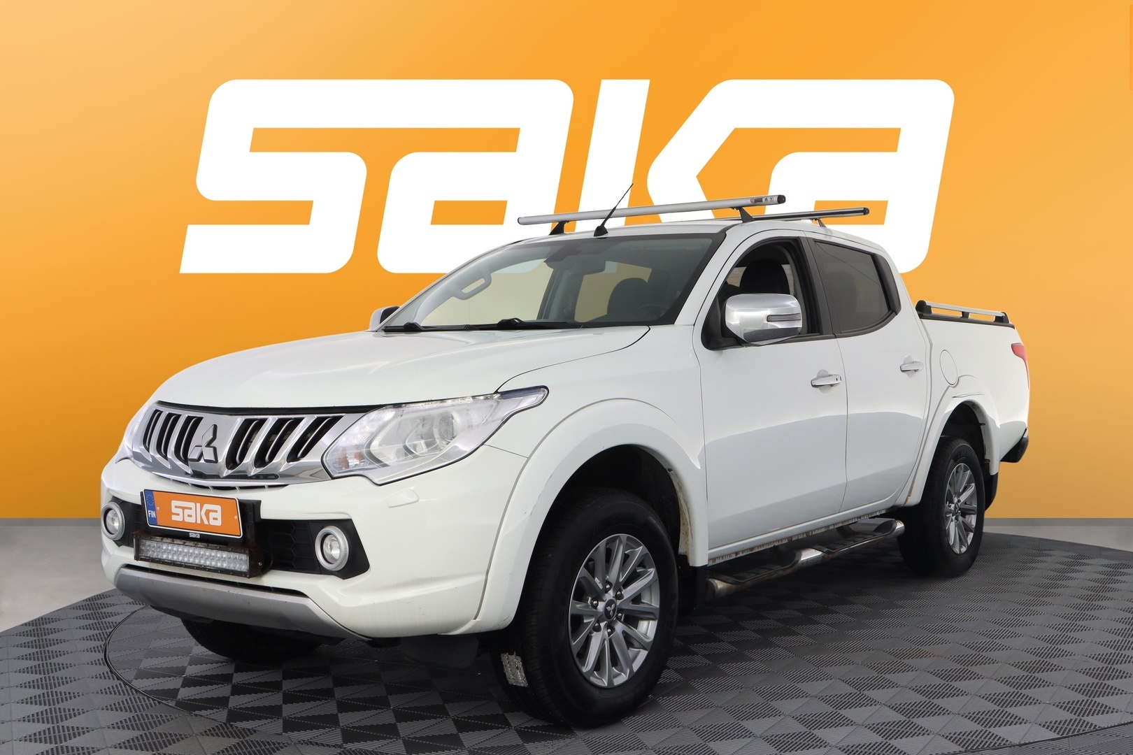 MITSUBISHI L200 2016