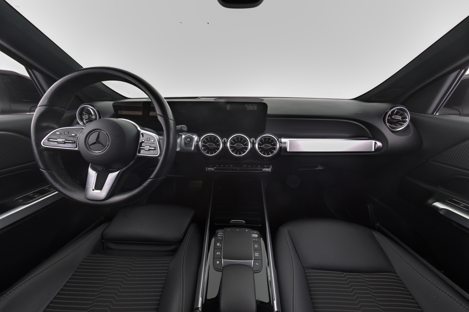 MERCEDES-BENZ EQB 2023