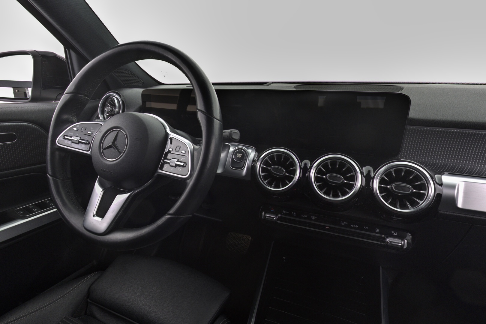 MERCEDES-BENZ EQB 2023