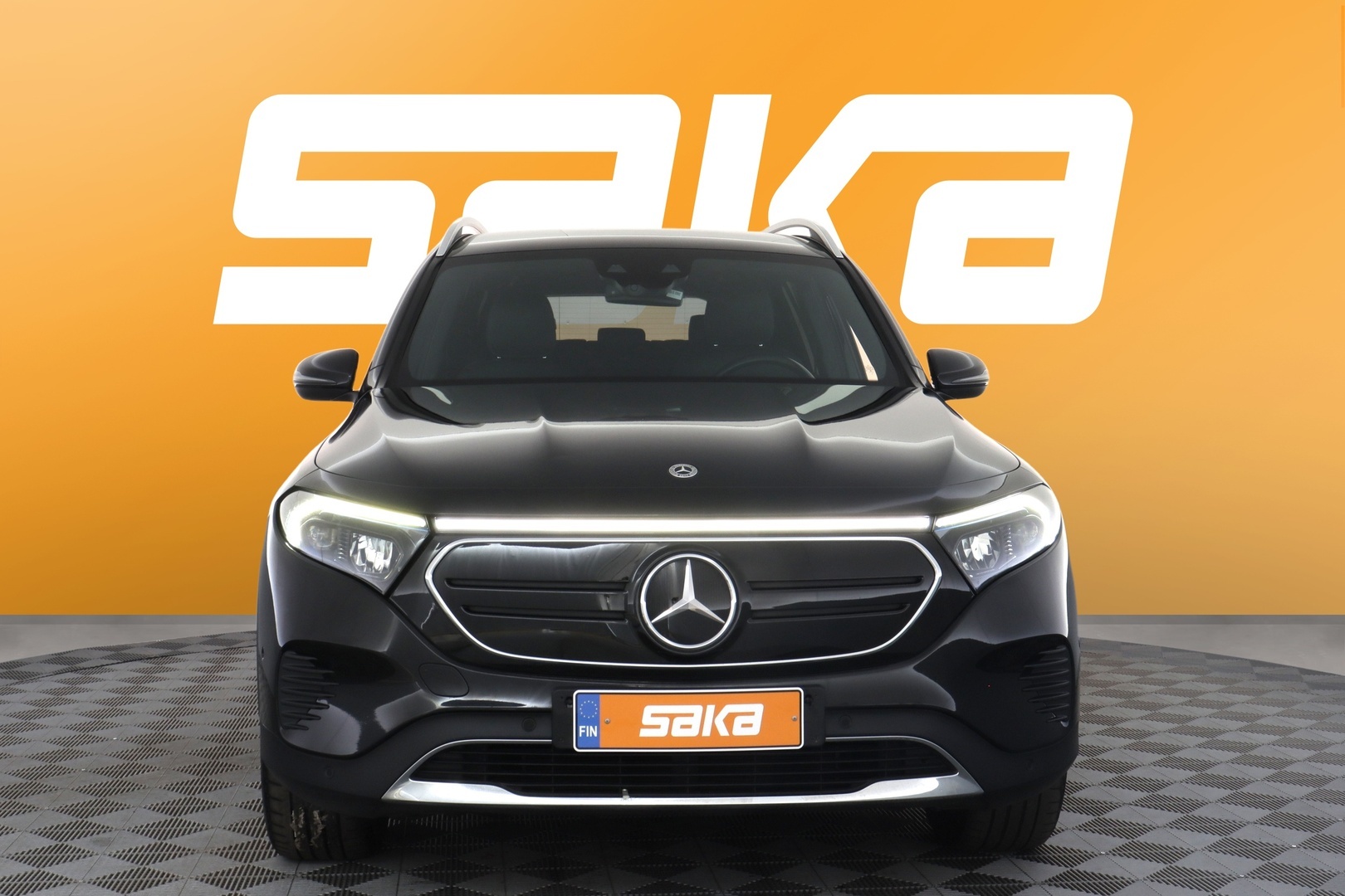 MERCEDES-BENZ EQB 2023