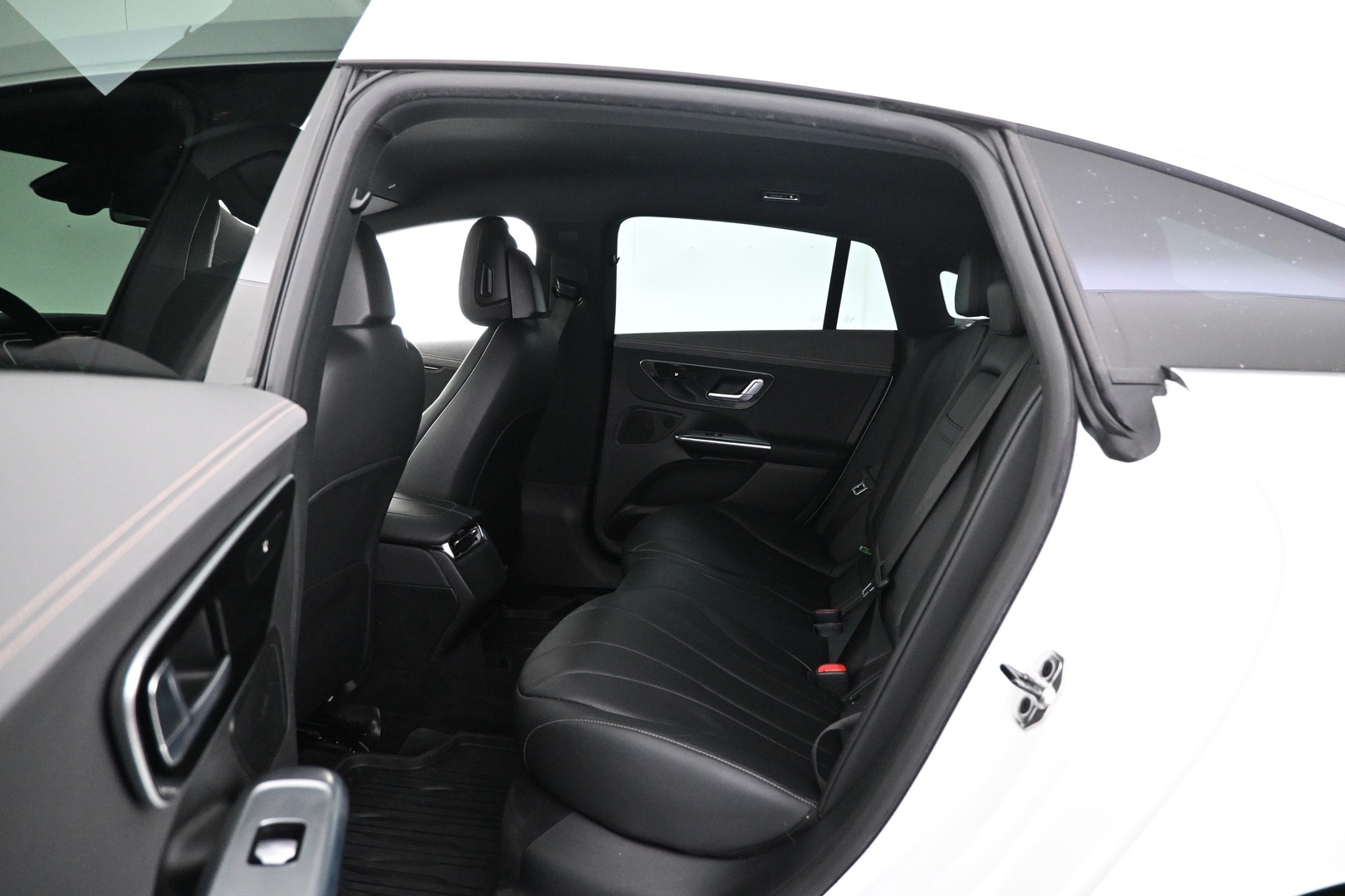 MERCEDES-BENZ EQE 2023