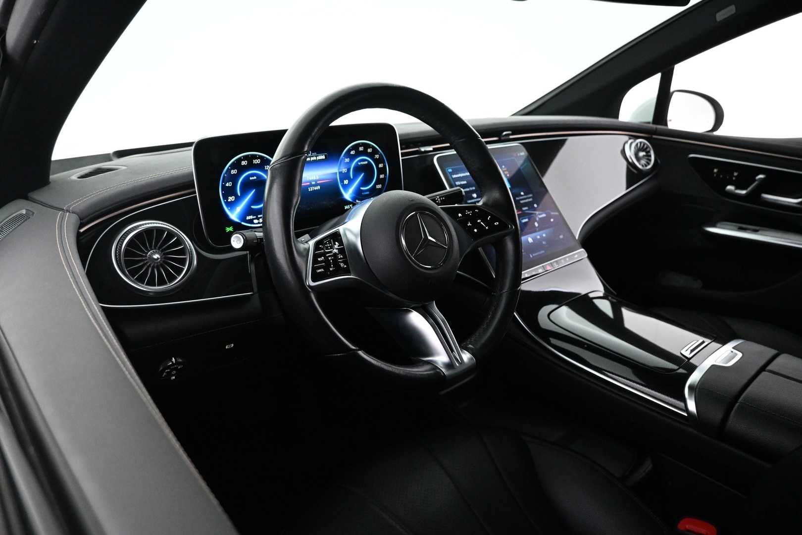 MERCEDES-BENZ EQE 2023