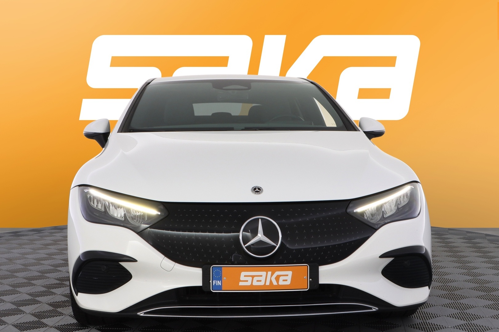 MERCEDES-BENZ EQE 2023