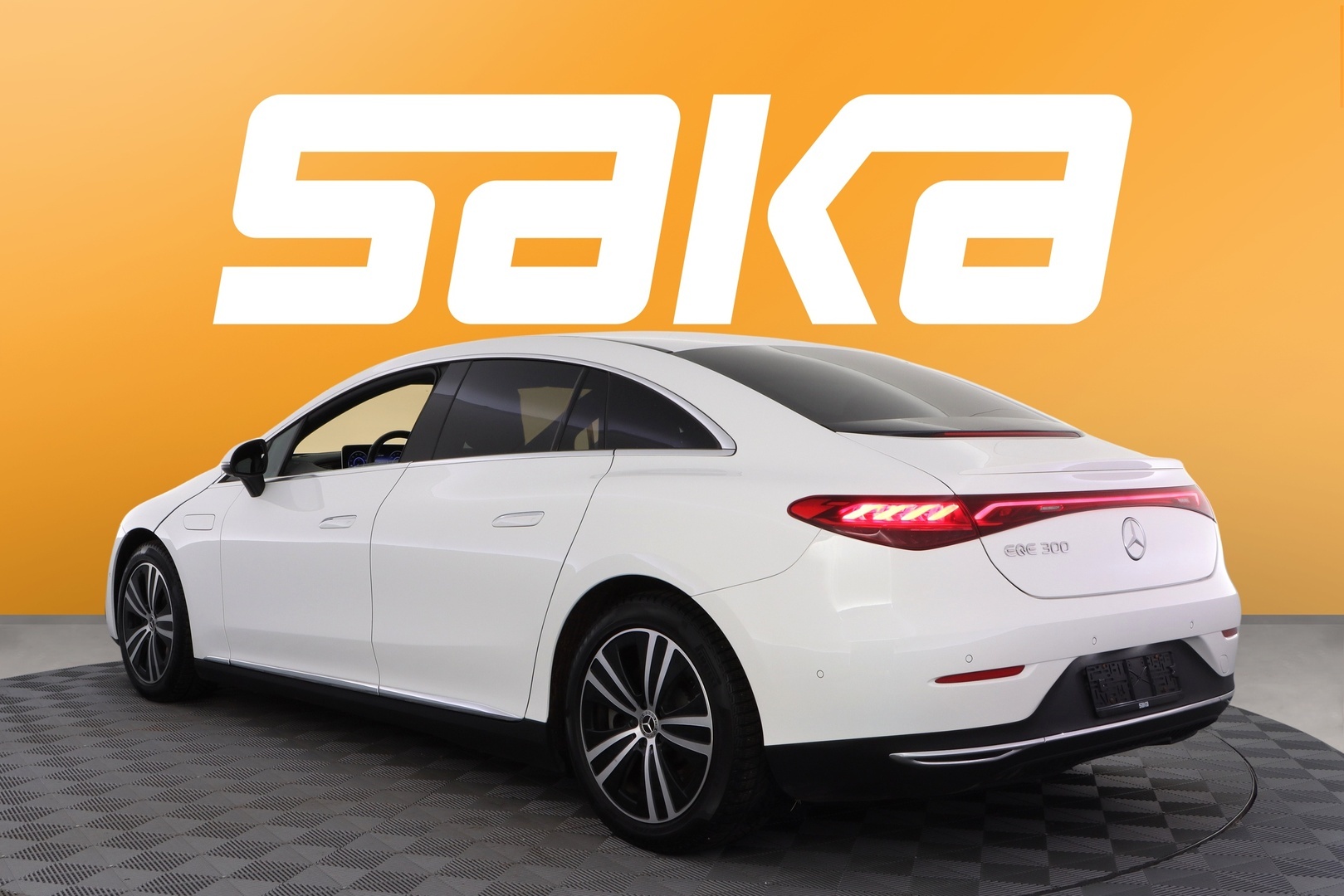 MERCEDES-BENZ EQE 2023