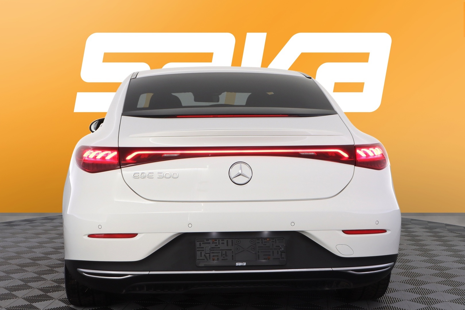 MERCEDES-BENZ EQE 2023