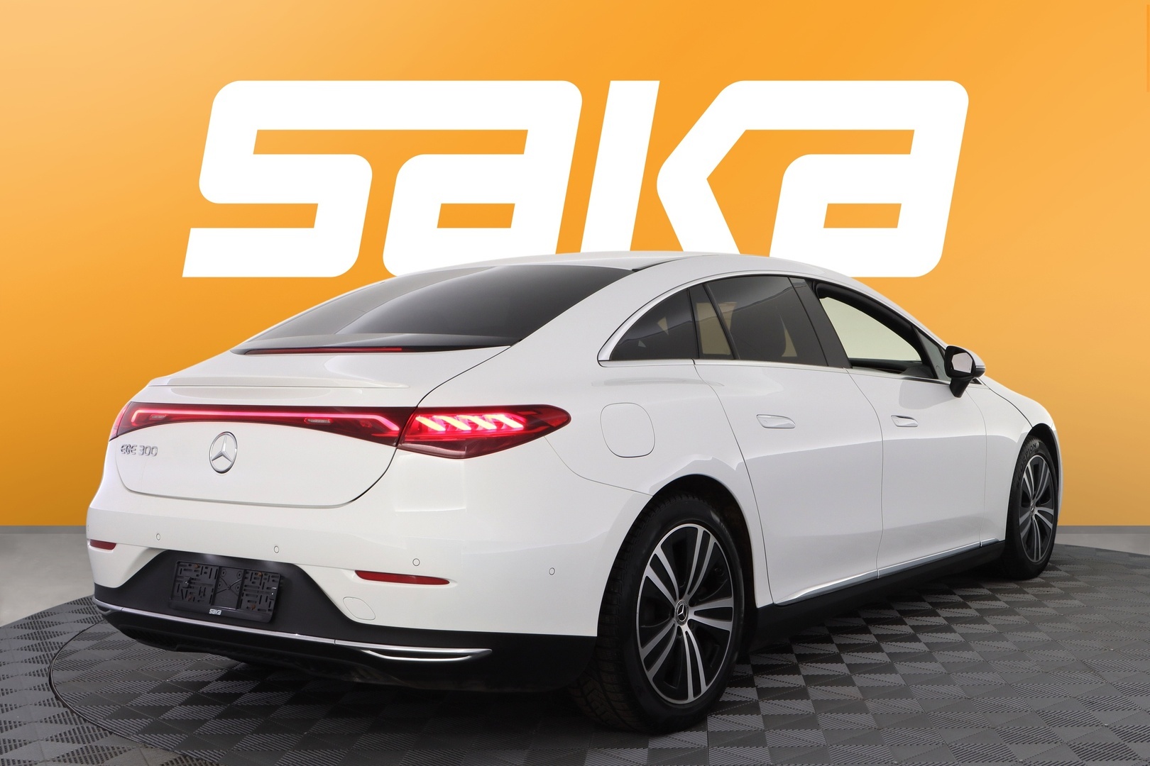 MERCEDES-BENZ EQE 2023