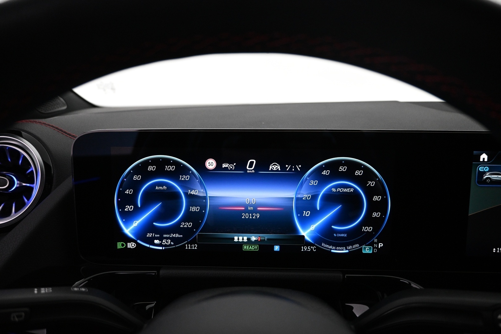 MERCEDES-BENZ EQA 2025