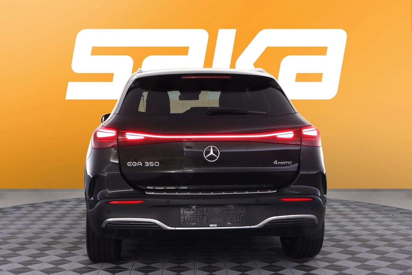 MERCEDES-BENZ EQA 2025