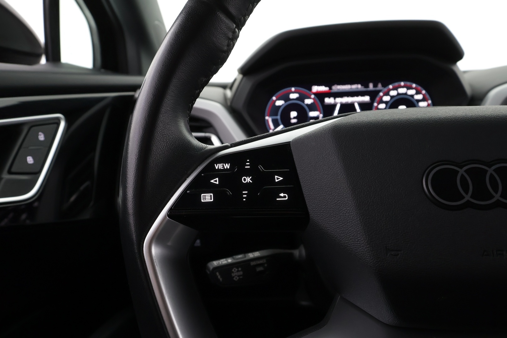 AUDI Q4 e-tron 2023