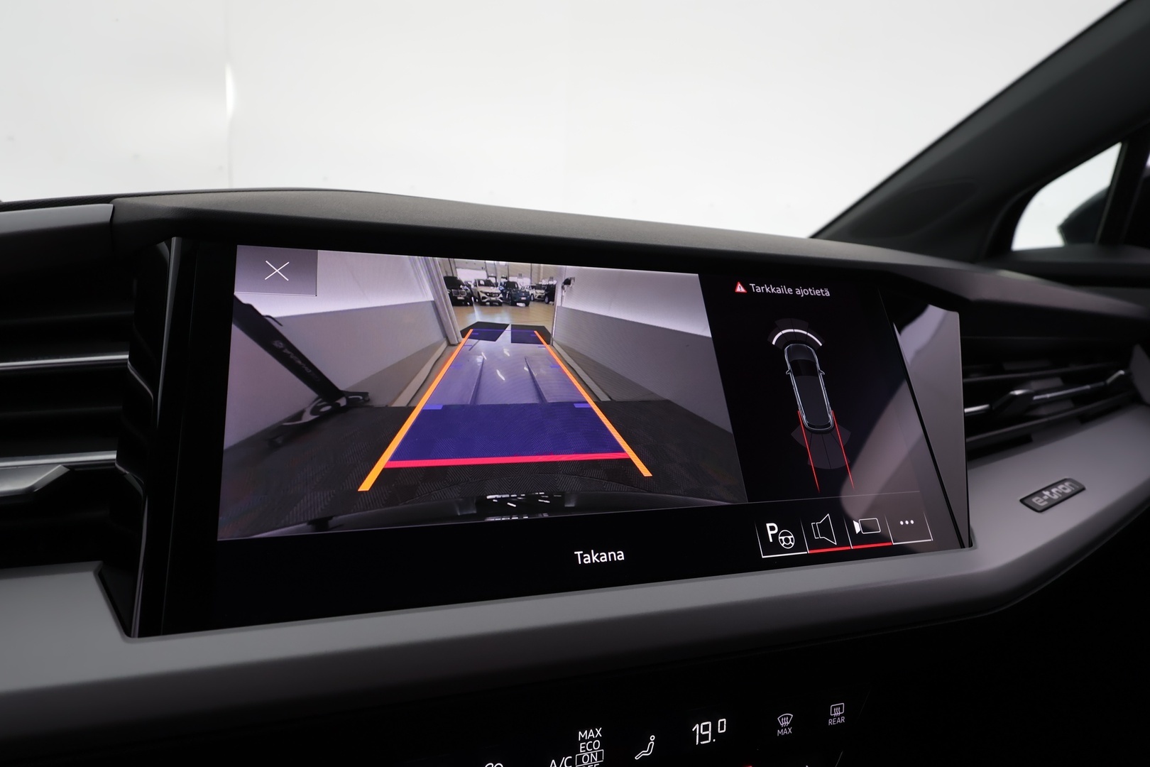 AUDI Q4 e-tron 2023