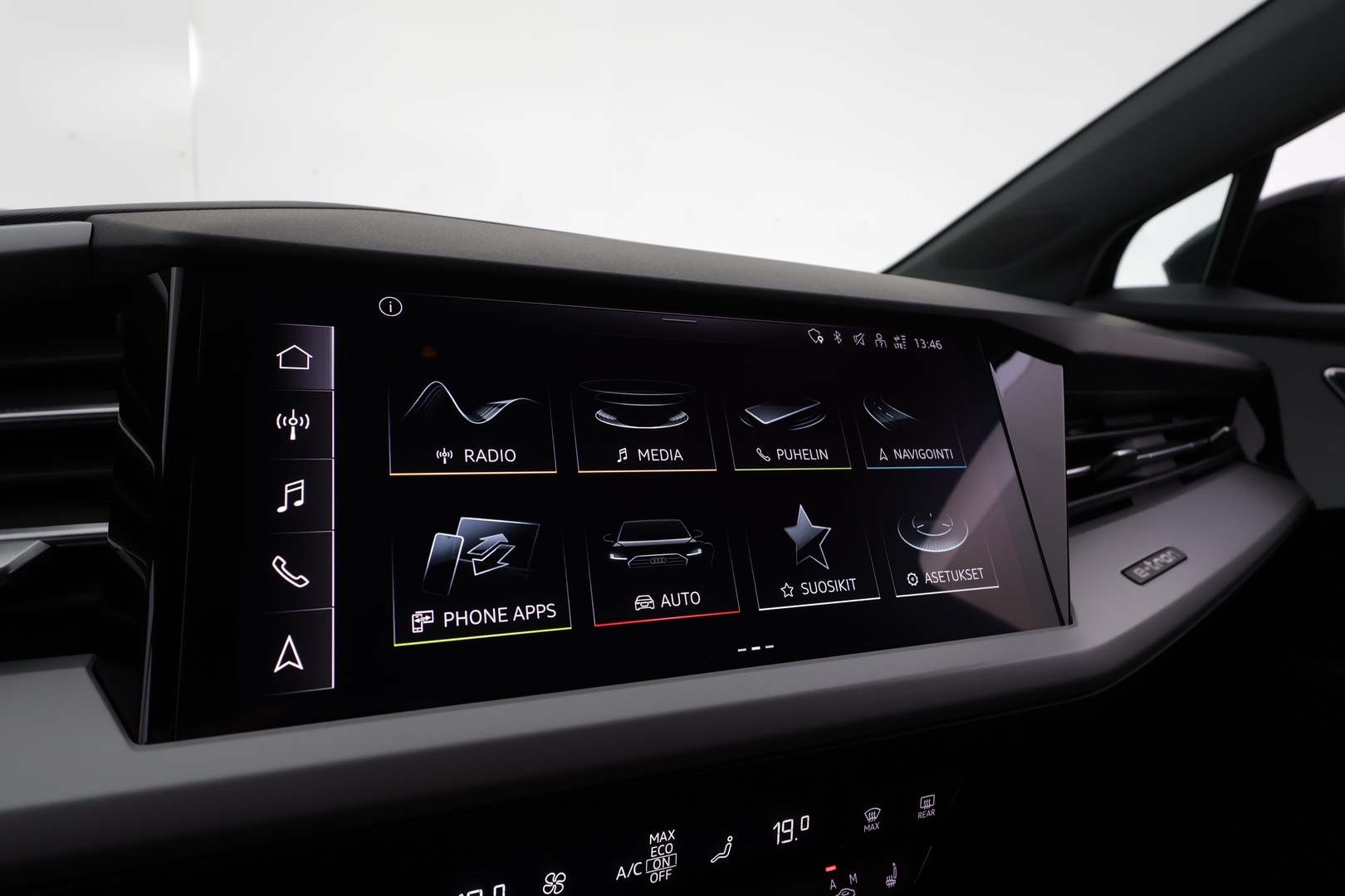 AUDI Q4 e-tron 2023