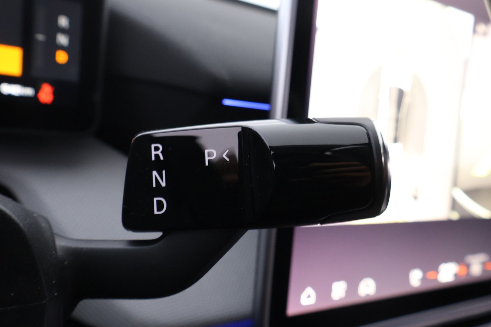 POLESTAR 4 2026