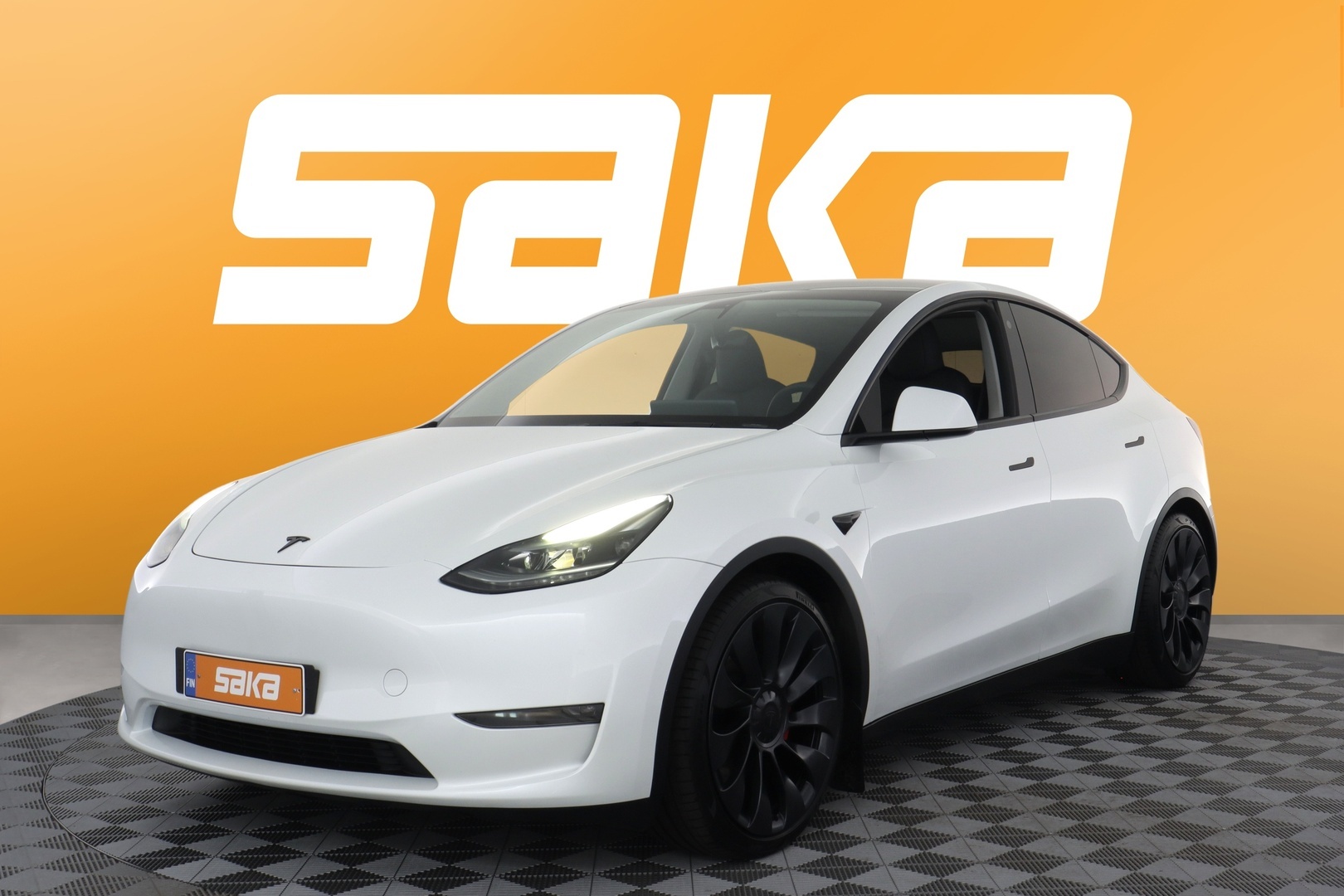 TESLA Model Y 2023