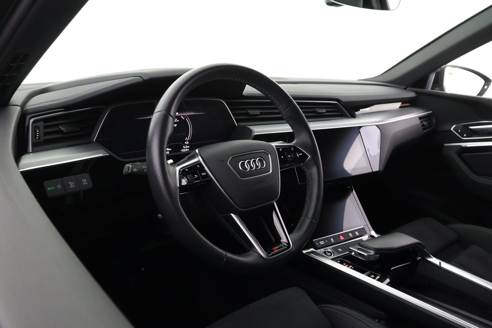 AUDI e-tron 2022