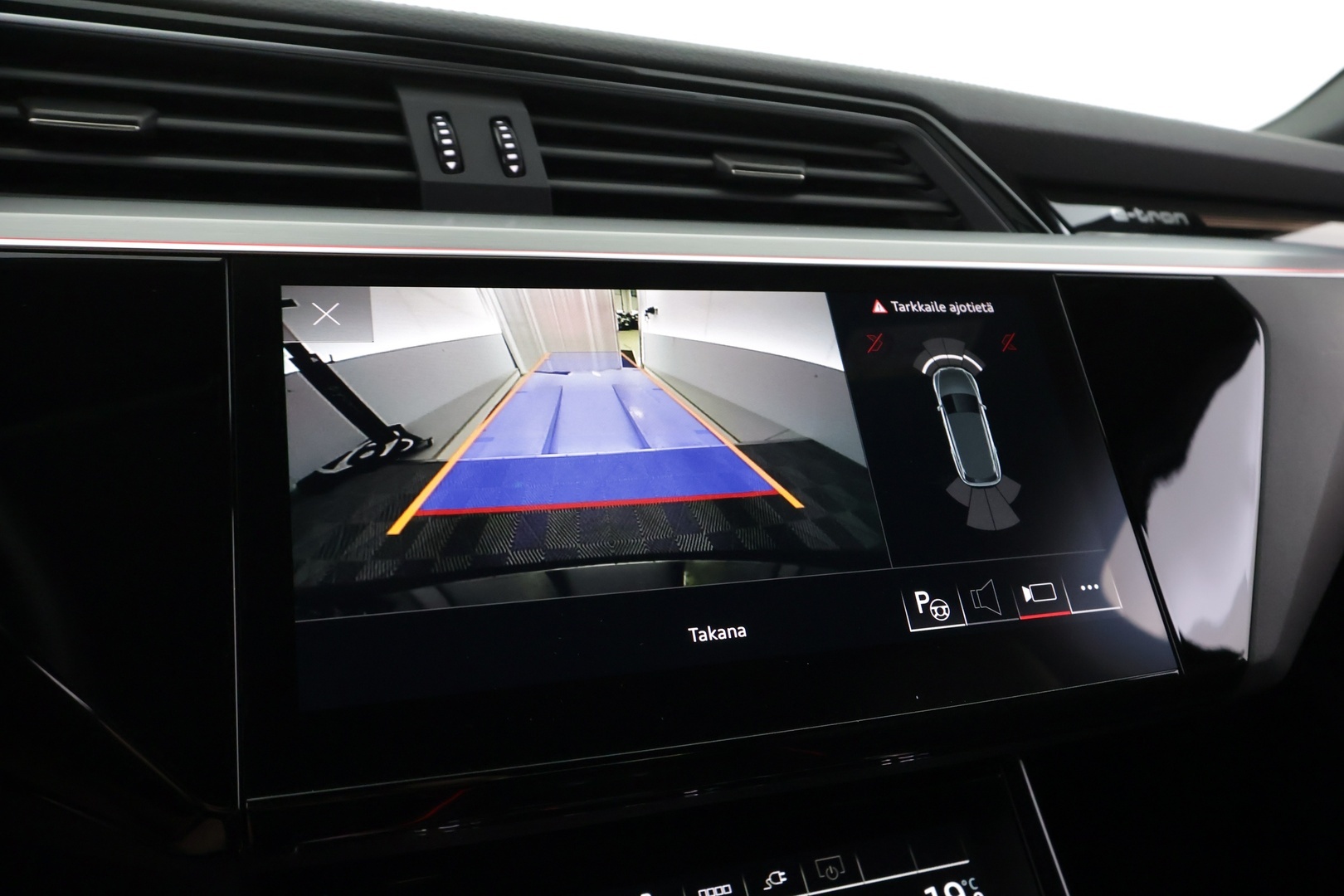AUDI e-tron 2022