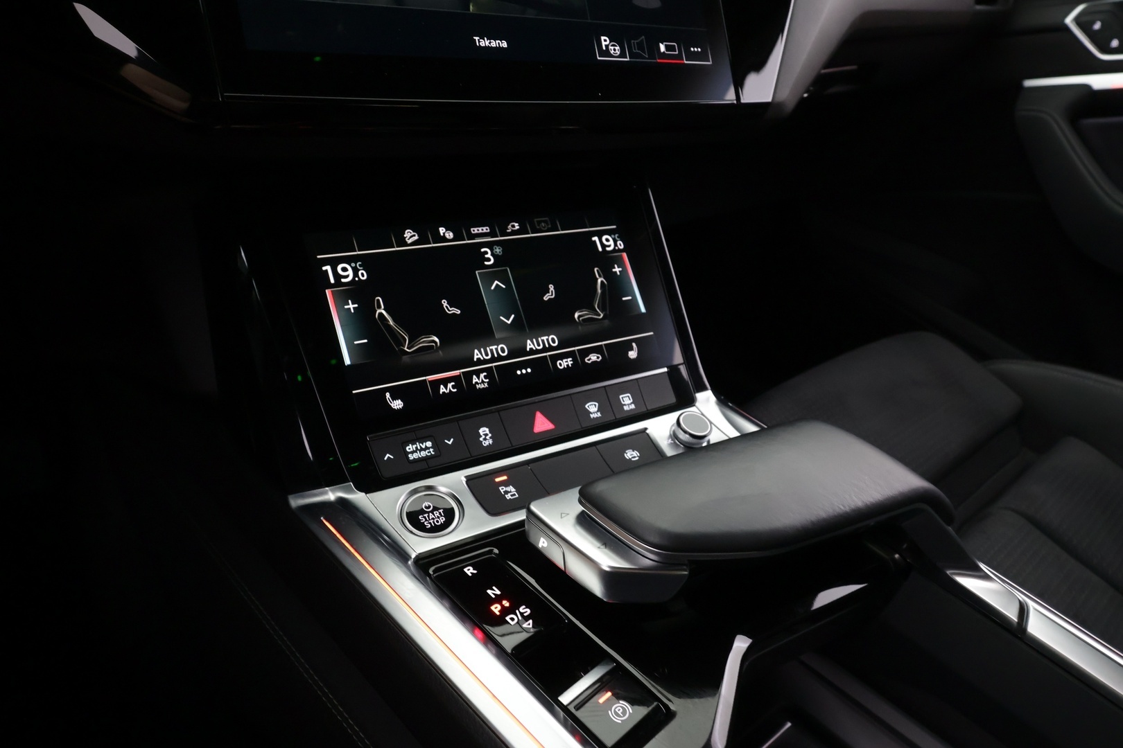 AUDI e-tron 2022