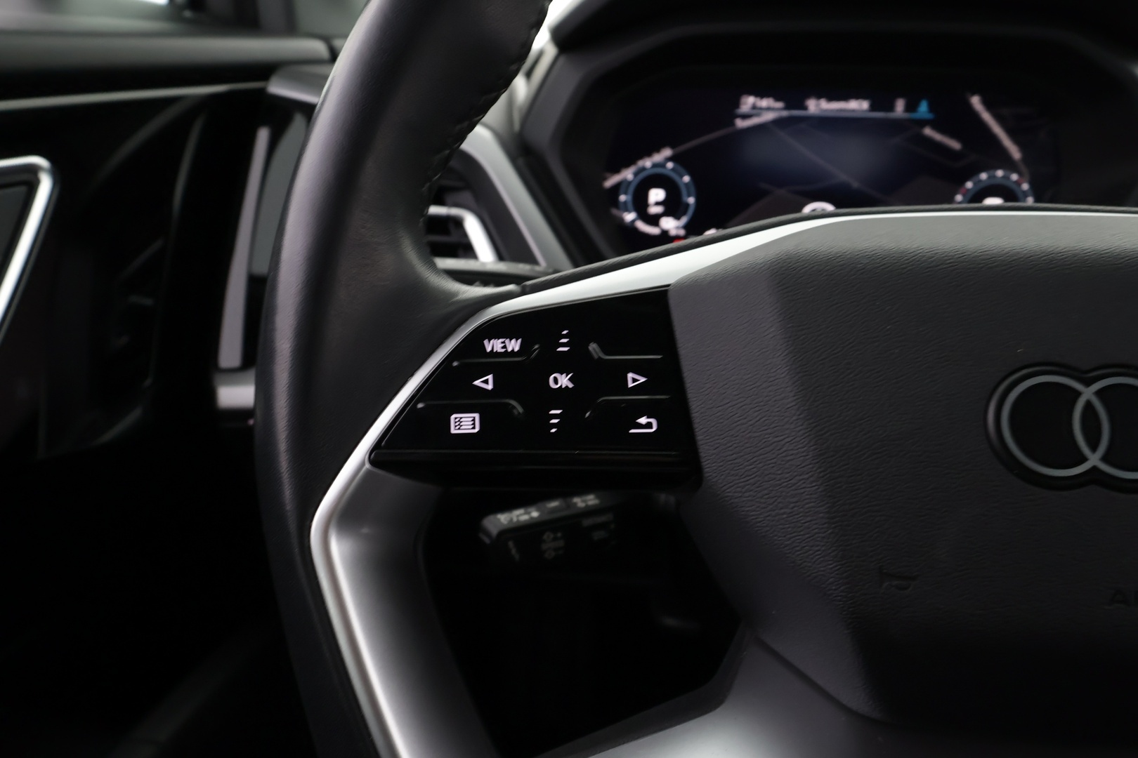 AUDI Q4 e-tron 2022