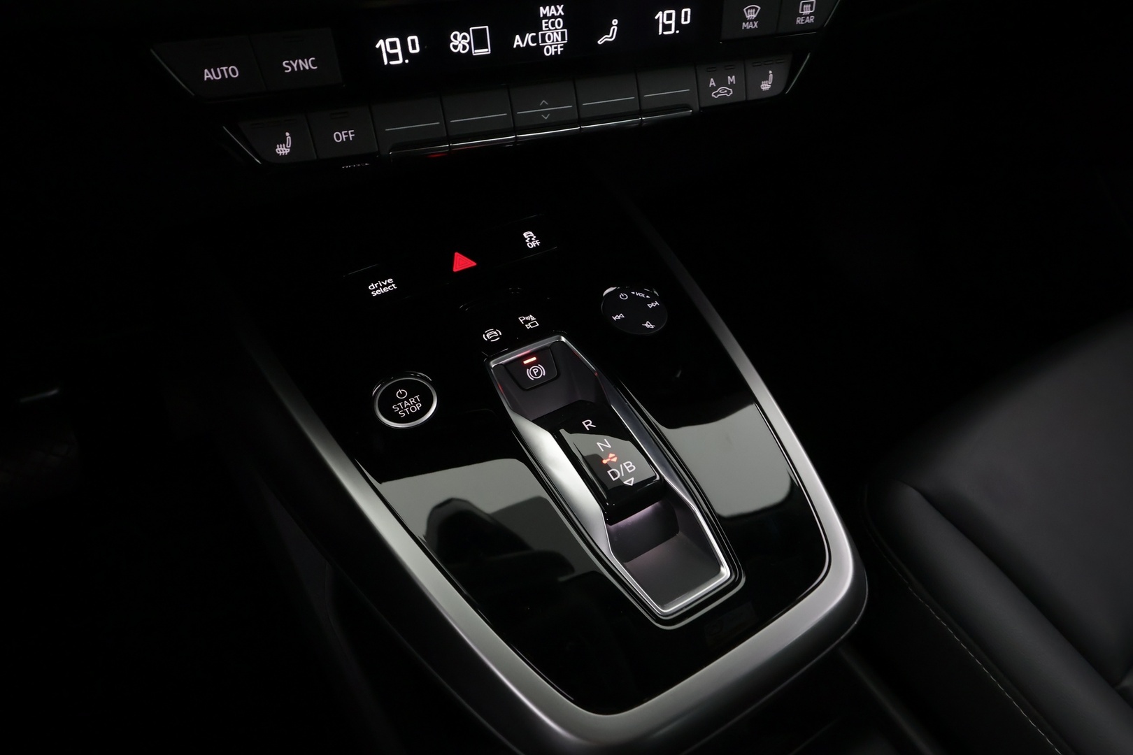 AUDI Q4 e-tron 2022