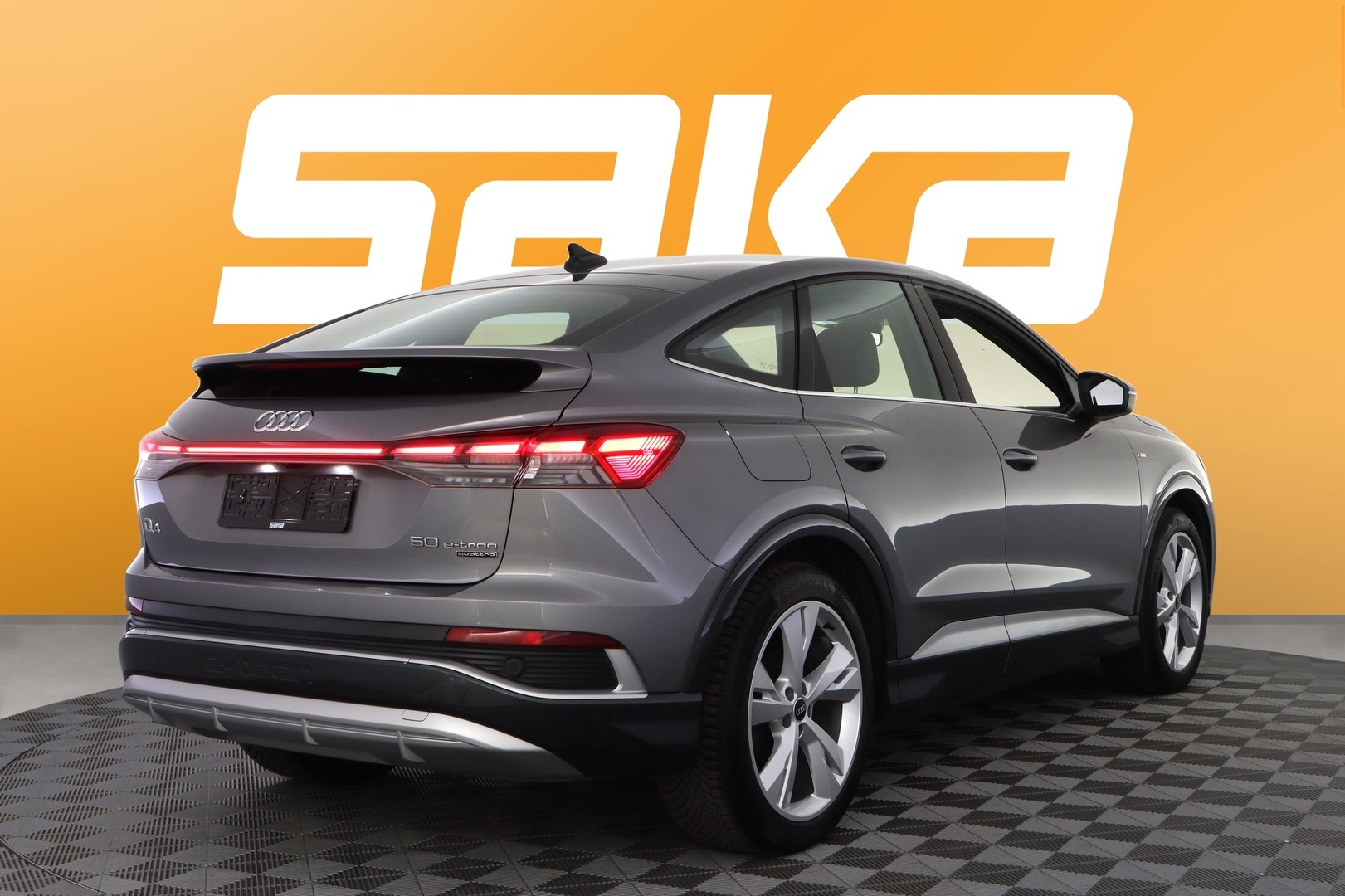 AUDI Q4 e-tron 2022
