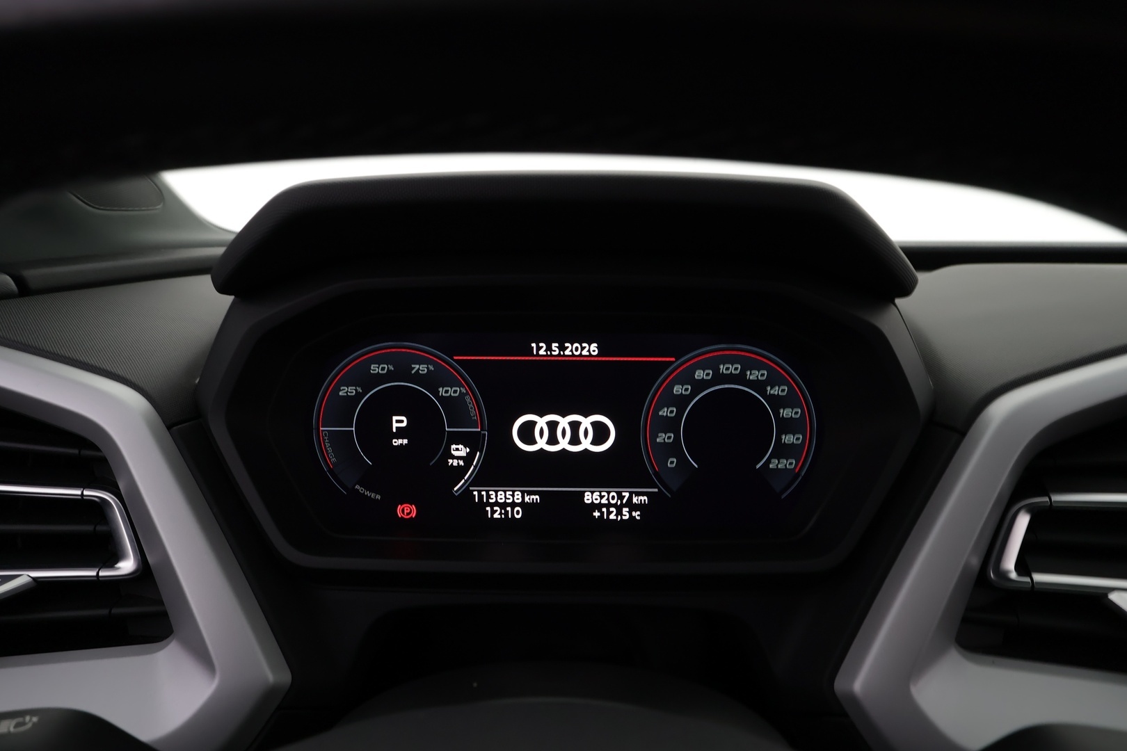 AUDI Q4 e-tron 2022
