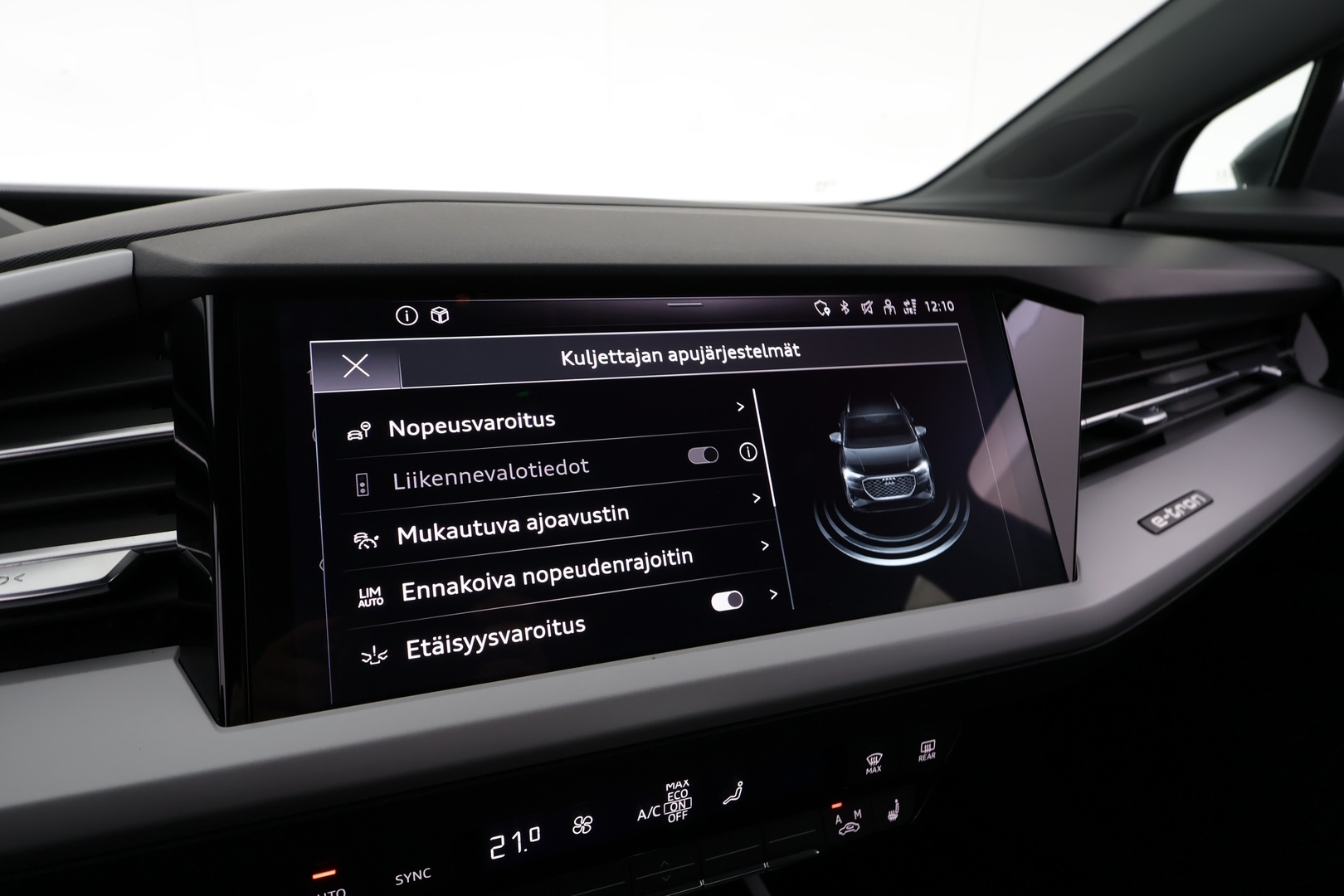 AUDI Q4 e-tron 2022