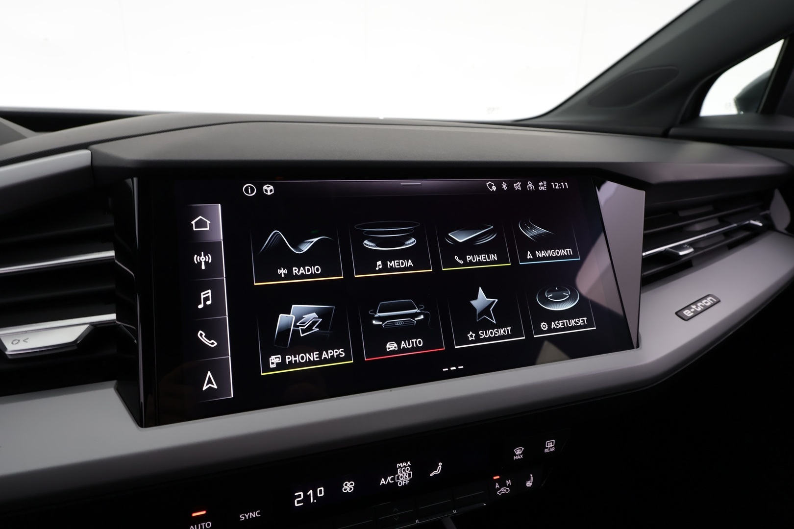 AUDI Q4 e-tron 2022
