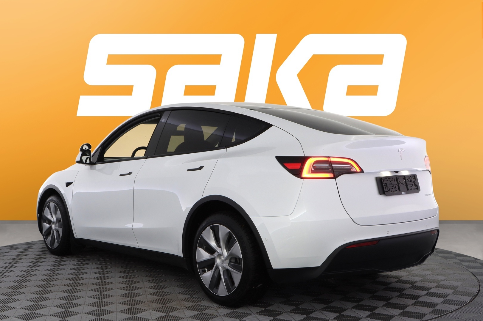 TESLA Model Y 2021